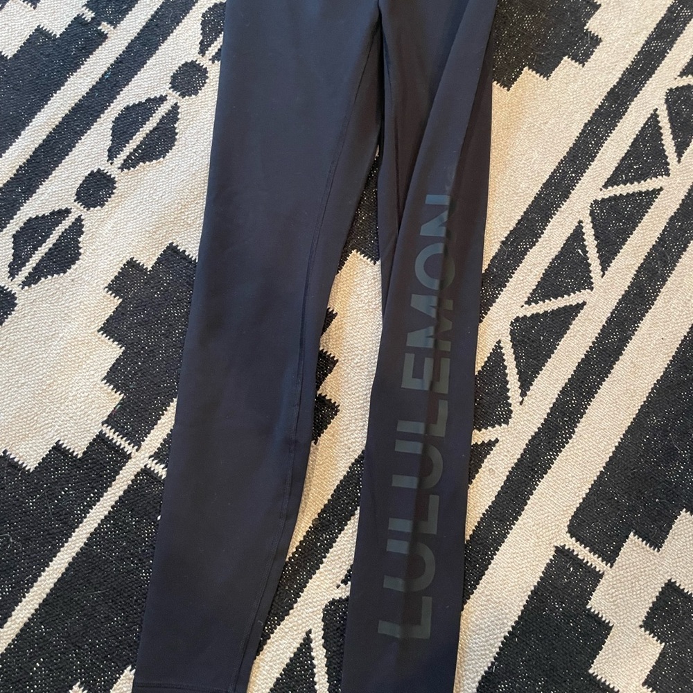 Lululemon written on leg leggings! Size 6
